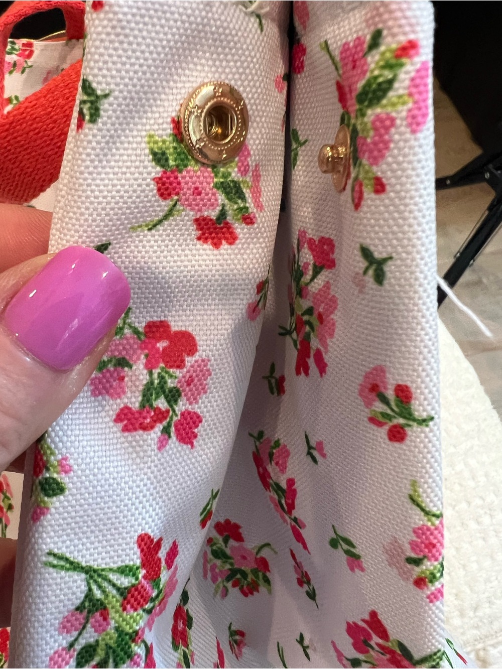 kate spade insulated lunch tote White Floral Tote with Pink and Red Accents - Picture 3 of 10